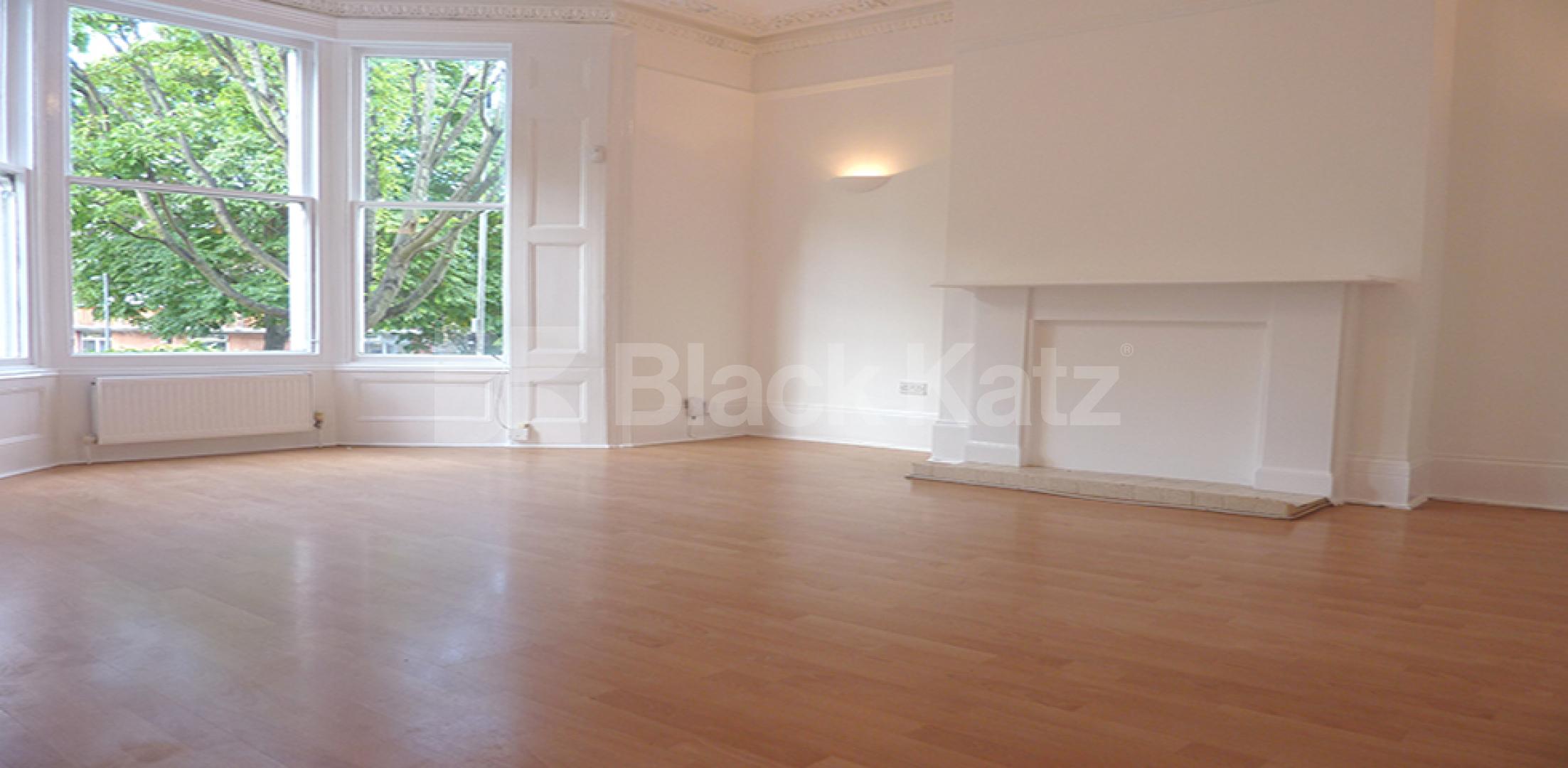 			HUGE ONE BED!, 1 Bedroom, 1 bath, 1 reception Flat			 Hilldrop Road, TUFNELL PARK N7